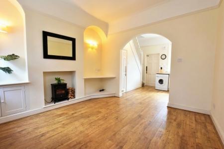 2 bedroom Town house to let in Duke Street, Chester, CH1