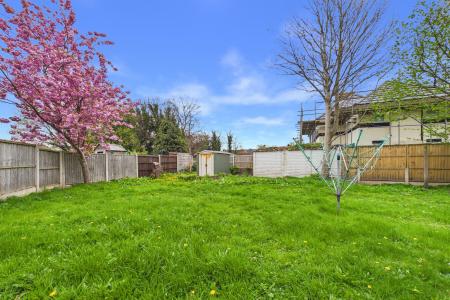 3 bedroom Semi-detached house to let in Cambridge Road, Ellesmere Port, CH65