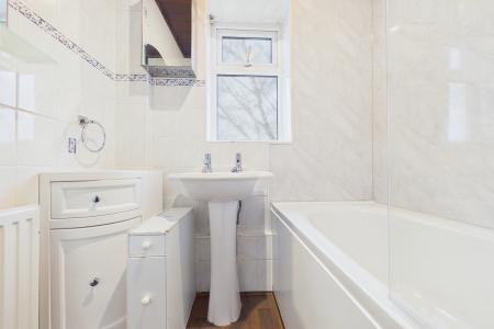 3 bedroom Semi-detached house to let in Cambridge Road, Ellesmere Port, CH65