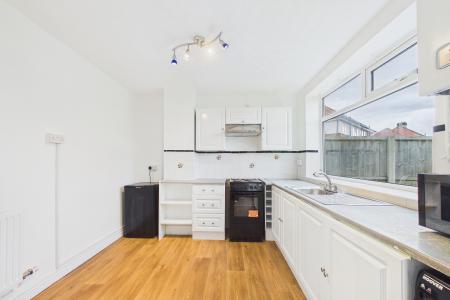 3 bedroom Semi-detached house to let in Cambridge Road, Ellesmere Port, CH65