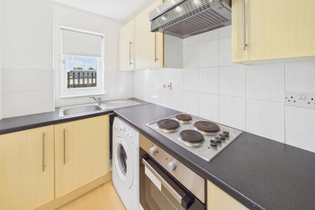 2 bedroom Flat to let in Wetherby Close, Chester, CH1