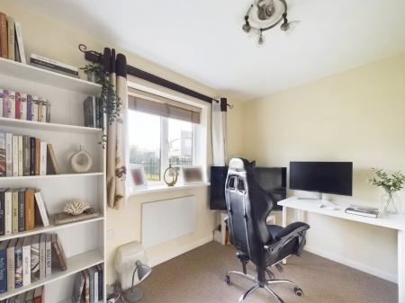 2 bedroom Flat to let in Wetherby Close, Chester, CH1