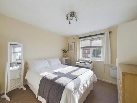 2 bedroom Flat to let in Wetherby Close, Chester, CH1