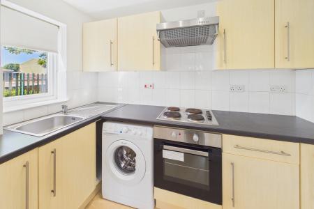 2 bedroom Flat to let in Wetherby Close, Chester, CH1