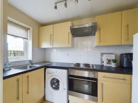 2 bedroom Flat to let in Wetherby Close, Chester, CH1
