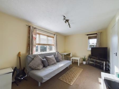2 bedroom Flat to let in Wetherby Close, Chester, CH1