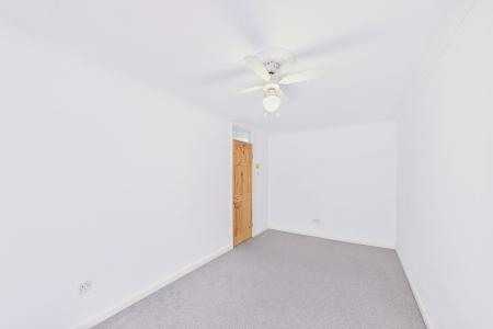 2 bedroom Terraced House to let in Station View, Hoole, Chester, CH2