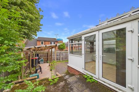 2 bedroom Terraced House to let in Station View, Hoole, Chester, CH2
