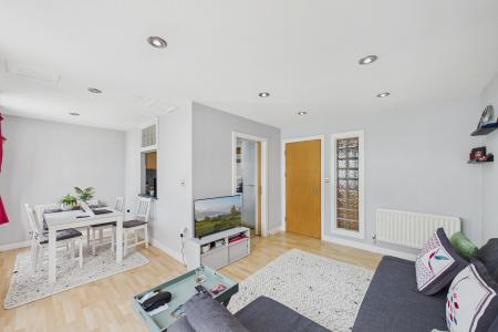 2 bedroom Flat to let in New Crane Street, Chester, CH1