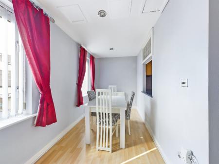 2 bedroom Flat to let in New Crane Street, Chester, CH1