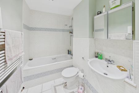 2 bedroom Flat to let in New Crane Street, Chester, CH1