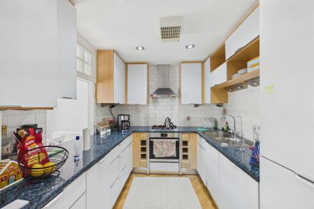 2 bedroom Flat to let in New Crane Street, Chester, CH1