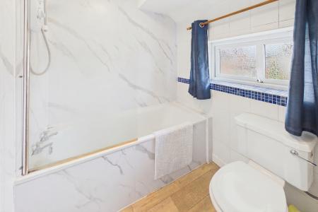 4 bedroom Detached house to let in Nickolson Close, Mickle Trafford, CH2