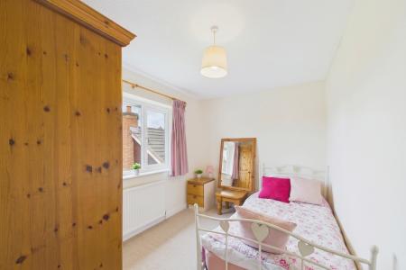 4 bedroom Detached house to let in Nickolson Close, Mickle Trafford, CH2