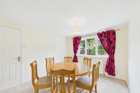 4 bedroom Detached house to let in Nickolson Close, Mickle Trafford, CH2