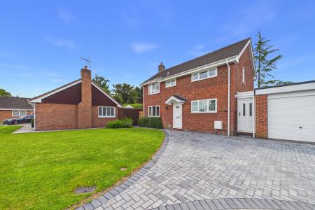 Nickolson Close, Mickle Trafford, CH2