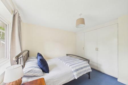 4 bedroom Detached house to let in Nickolson Close, Mickle Trafford, CH2