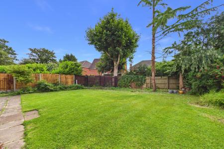 4 bedroom Detached house to let in Nickolson Close, Mickle Trafford, CH2