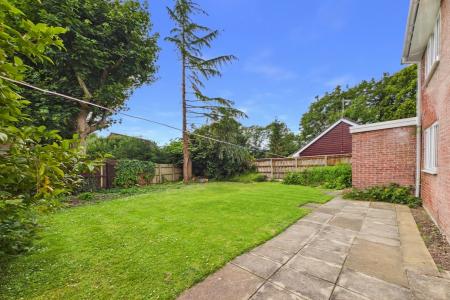 4 bedroom Detached house to let in Nickolson Close, Mickle Trafford, CH2