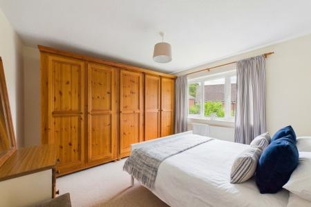 4 bedroom Detached house to let in Nickolson Close, Mickle Trafford, CH2