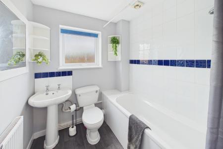 2 bedroom Flat to let in Telford Way, Saltney, CH4