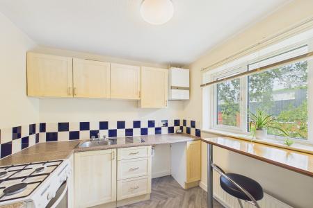 2 bedroom Flat to let in Telford Way, Saltney, CH4