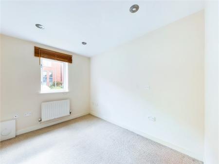 2 bedroom Flat to let in Hopkinson Court, Walls Avenue, Chester, CH1