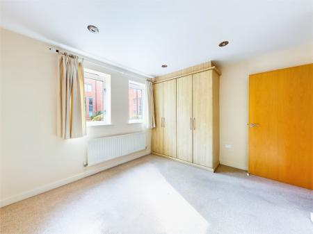 2 bedroom Flat to let in Hopkinson Court, Walls Avenue, Chester, CH1