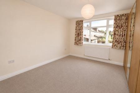 4 bedroom Semi-detached house to let in Woodlands Drive, Hoole, Chester, CH2