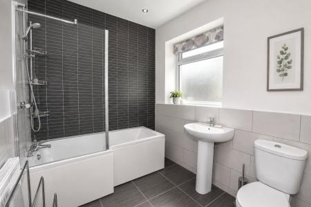 4 bedroom Semi-detached house to let in Woodlands Drive, Hoole, Chester, CH2