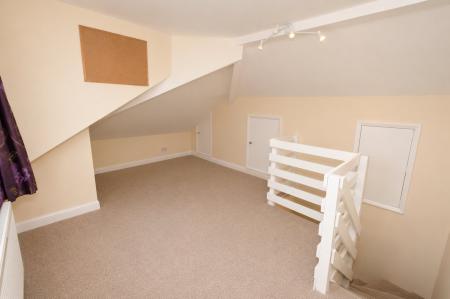 4 bedroom Semi-detached house to let in Woodlands Drive, Hoole, Chester, CH2