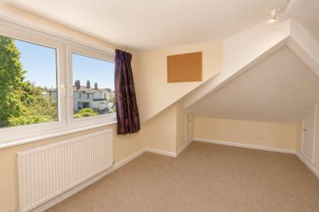 4 bedroom Semi-detached house to let in Woodlands Drive, Hoole, Chester, CH2