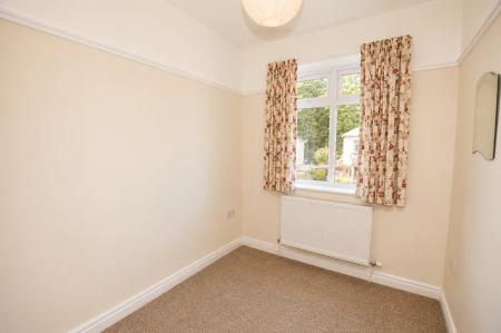 4 bedroom Semi-detached house to let in Woodlands Drive, Hoole, Chester, CH2