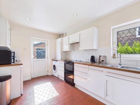 3 bedroom Semi-detached house to let in Knowsley Road, Hoole, Chester, CH2