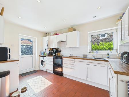 3 bedroom Semi-detached house to let in Knowsley Road, Hoole, Chester, CH2