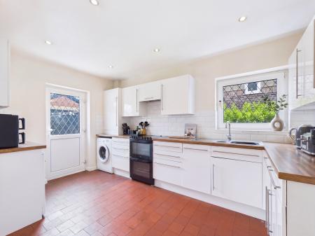 3 bedroom Semi-detached house to let in Knowsley Road, Hoole, Chester, CH2