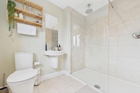 4 bedroom Semi-detached house to let in Dragoon Drive, Huntington, CH3