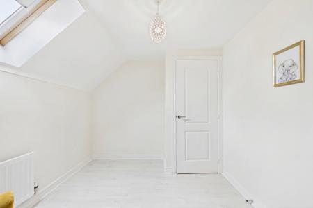 4 bedroom Semi-detached house to let in Dragoon Drive, Huntington, CH3