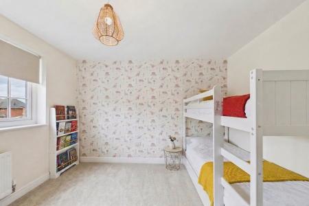 4 bedroom Semi-detached house to let in Dragoon Drive, Huntington, CH3