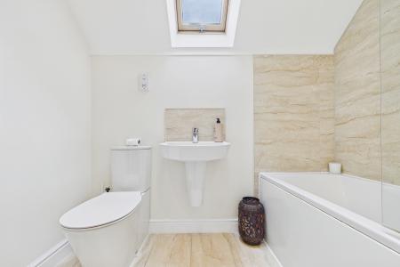 4 bedroom Semi-detached house to let in Dragoon Drive, Huntington, CH3