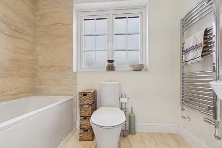 4 bedroom Semi-detached house to let in Dragoon Drive, Huntington, CH3
