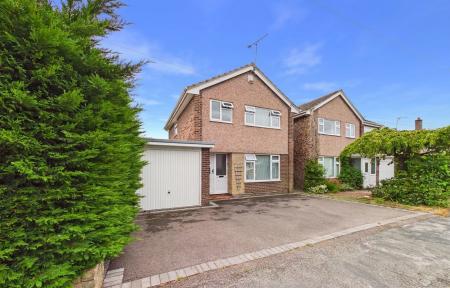 3 bedroom Detached house to let in Croft Close, Waverton, CH3