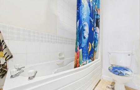 2 bedroom Flat to let in Thomas Brassey Close, Hoole, Chester, CH2