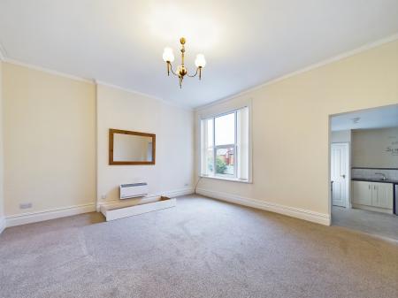2 bedroom Flat to let in Hoole Road, Hoole, Chester, CH2