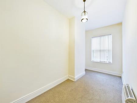 2 bedroom Flat to let in Hoole Road, Hoole, Chester, CH2