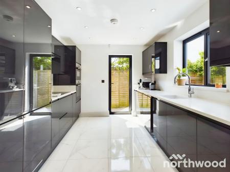 4 bedroom Detached house to let in Percival Road, Walton-on-the-Naze, CO14