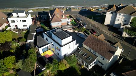 4 bedroom Detached house to let in Percival Road, Walton-on-the-Naze, CO14