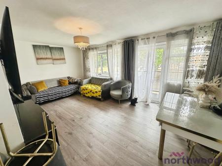 2 bedroom Flat for sale in (SALES) Malan Square, Elm Park, RM13