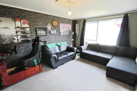 1 bedroom Flat for sale in Fraser Close, Shoeburyness, SS3