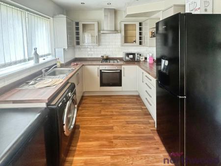 3 bedroom End of terrace house for sale in Westcliff Park Drive, Westcliff-on-Sea, SS0